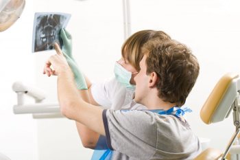 Ceramica dentara: materii prime ce intra în compozitia portelanului dentar si specificul lor