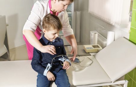 Electrocardiograma-si-interpretarea-acestei-investigatii-la-copil