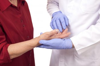 Studiu retrospectiv privind diagnosticul si tratamentul    poliartritei reumatoide precoce