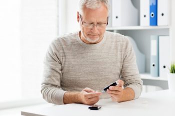 Dizabilitatile fizice, cognitive si complicatiile diabetului la varstnici