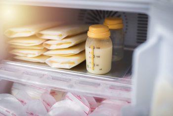 Alimentația cu lapte matern donat: de la doici la băncile de lapte matern