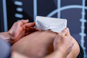 Metode clasice de tratament pentru prevenirea, corectarea și diagnosticarea atitudinii deficiente scoliotice