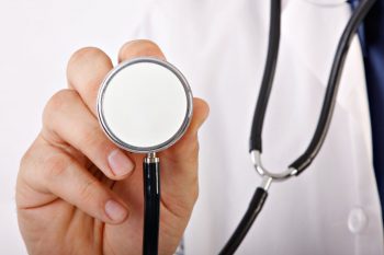 Acces la un proiect global de educație pentru cadrele medicale din România