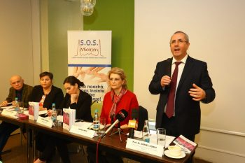 În România, tratamentul mielomului multiplu este cvasi-inexistent: pacienții își cer dreptul la viață