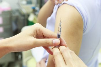 ARPIM: 70% din procesul de fabricare a unui vaccin este testare