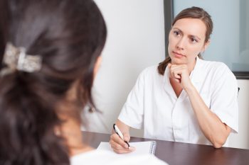 Hirsutismul: pilozitatea excesivă la femei