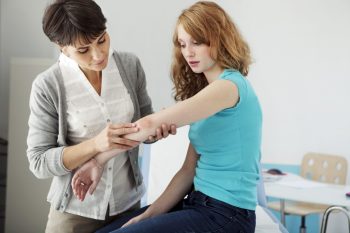 Aveți psoriazis? Iată cum puteți ține depresia la distanță!