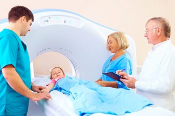 Studiu IARC: incidenţa cancerului la copii, în creştere cu 13% faţă de anii ’80