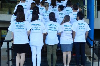 Mai mulți medici tineri cer schimbări în sistemul medical din România