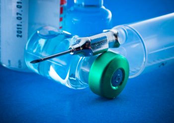 Vaccinarea salvează anual aproximativ 3 milioane de vieți