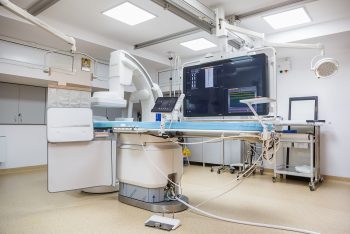 Închidere non-chirurgicală minim invazivă de PFO, cu ajutorul angiografului Philips Azurion 7, la Sanador