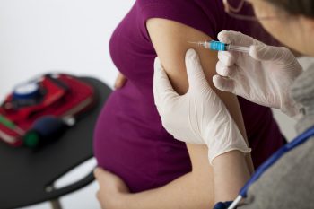 Administrarea vaccinurilor în timpul sarcinii: recomandări şi contraindicaţii