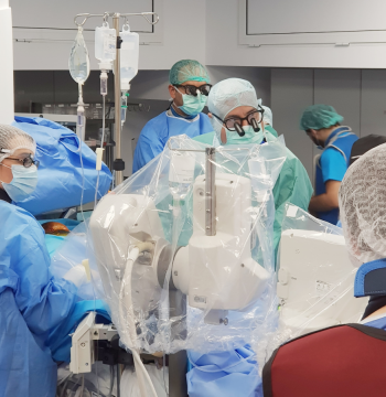 Intervenție hibridă TAVI Transapical, la o pacientă de 77 de ani