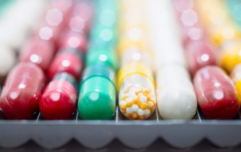 Semnal de alarmă! Aproape 400 de medicamente inovatoare au fost retrase din România