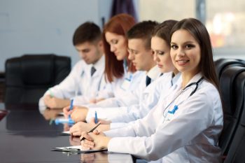 Plata studiilor la Școala Sanitară Postliceală „Carol Davila” este creditată de stat!