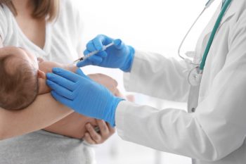 Un studiu major arată că nu există nicio legătură între autism şi vaccinul ROR