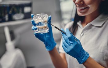 Protezele dentare: importanța estetică, așteptări, tipuri de proteze, sfaturi de îngrijire