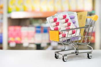 62% dintre români utilizează produse fără prescripție medicală pentru afecţiunile minore
