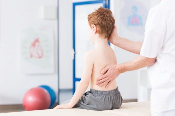 Scolioza esențială: diagnostic și tratament