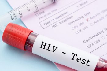 9 concepţii greşite despre infecția cu virusul HIV