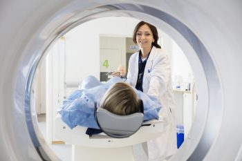Afecţiunile musculo-scheletale pot fi diagnosticate cu ajutorul RMN-ului