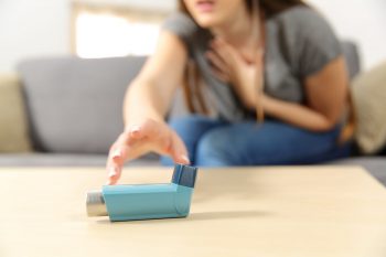 Astmul bronşic poate fi ținut sub control dacă este tratat corect