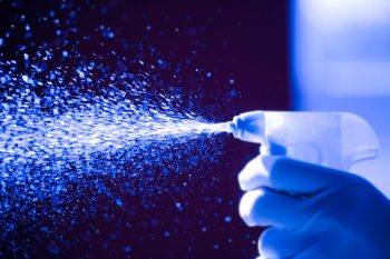 O companie de biotehnologie a lansat o soluţie antimicrobiană, care elimină agenții patogeni