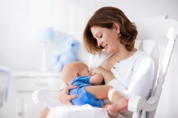 Este permisă administrarea antibioticelor în perioada alăptării?