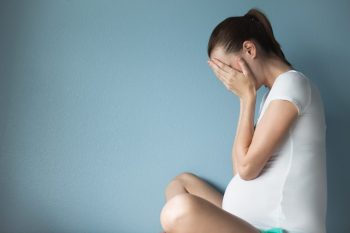 Infecția puerperală genitală – cauze, factori de risc și simptome