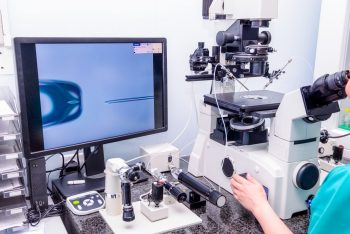 Fertilizare in vitro – tehnici, recomandări, contraindicații