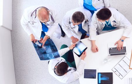 Pacienții-paralizați-ar-putea-comunica-prin-intermediul-unei-neuroproteze