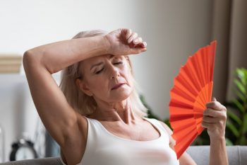 De la premenopauză şi menopauză la postmenopauză